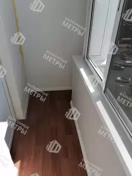 Холодное остекление балкона в многоквартирном доме