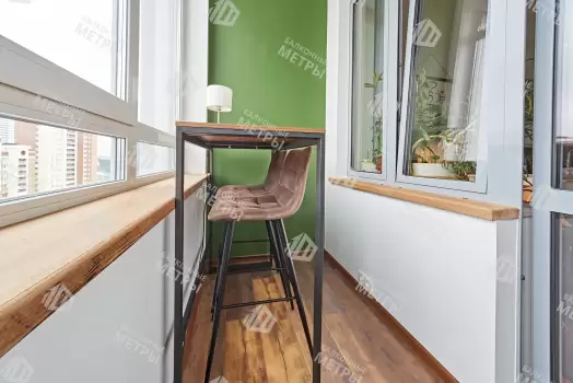 Дизайнерская отделка балкона гипсокартоном с утеплением и остеклением