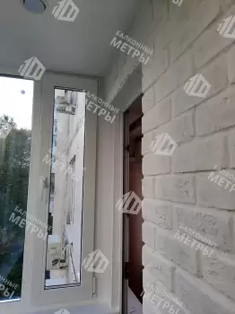 Отделка и остекление Г-образного балкона