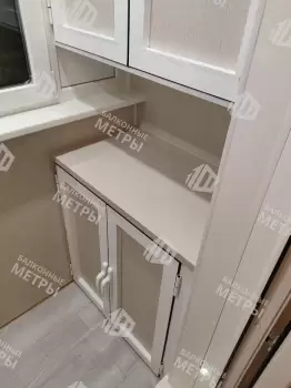 Установка на балконе трёх шкафов Установка на балконе трёх шкафов